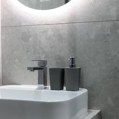 Kamara Urban Retreat By #db Premium Apartment
